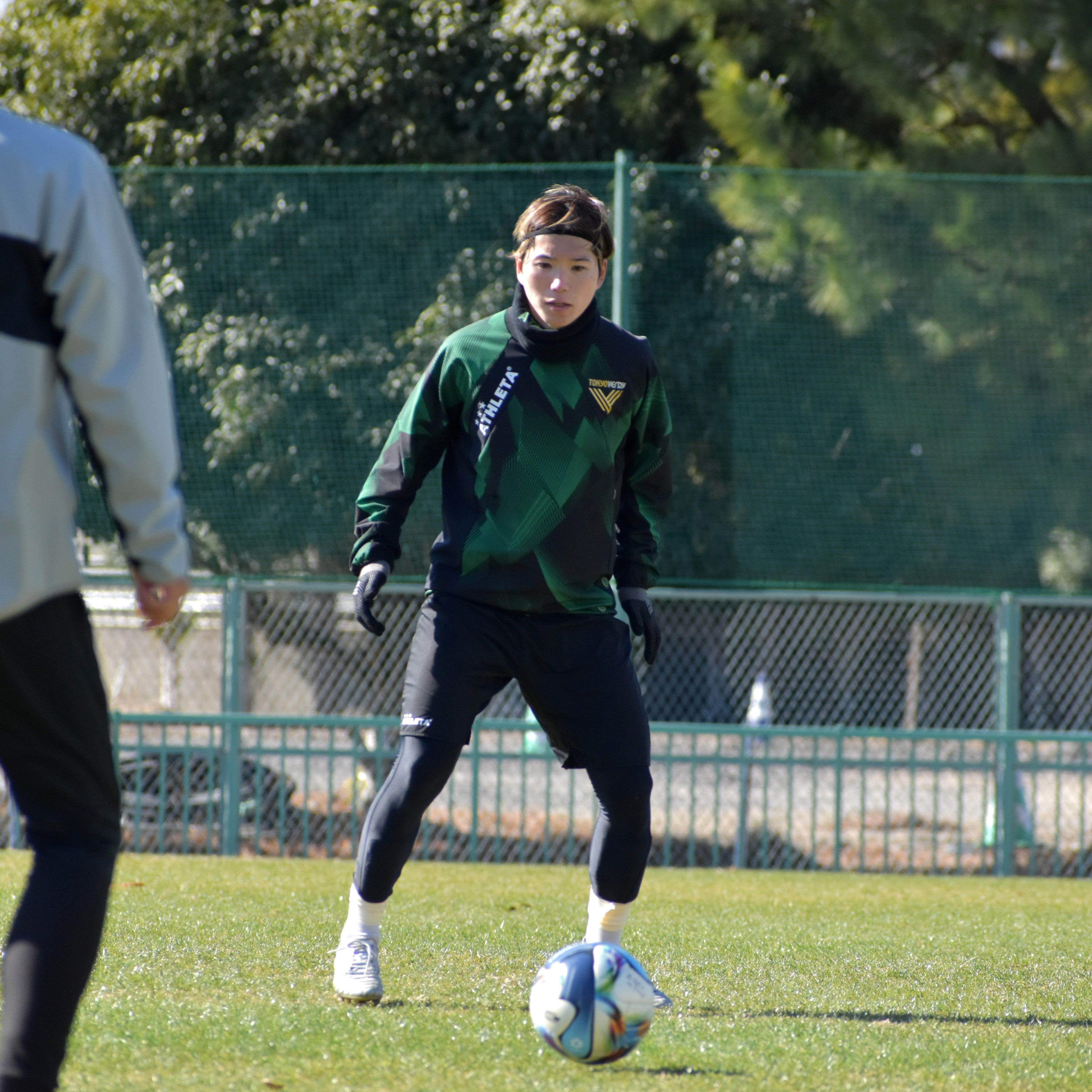 2026選手着用モデルアスレタストレッチトレーニングピステシャツ