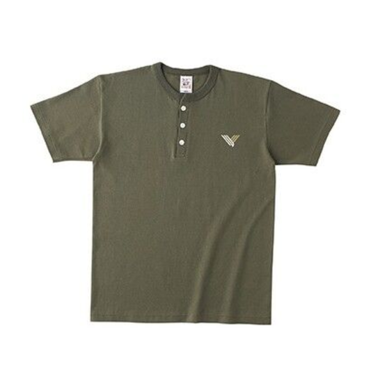 VマークヘンリーネックTシャツ（OLV）
